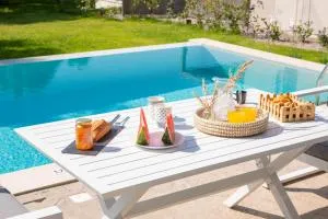 Averto Villas with private pool - Kolónion