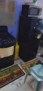 fee easy studio, in 15 minutes away you can locate YS FALLS, 5 mins way safari tour, HALF HOUR there come LOVERS LEAP, pelican bar, treasure beach, Appleton easte..and the list goes on