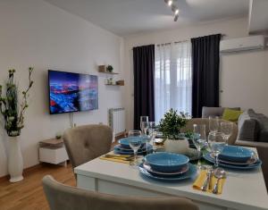 Modern & Trendy Apartment