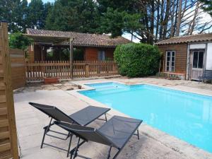 Gîte à la campagne avec piscine