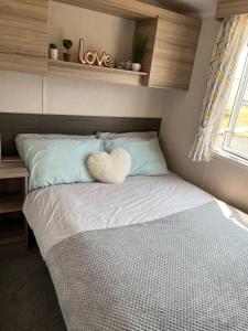 Beautiful caravan in Trecco Bay! 74 sycomore