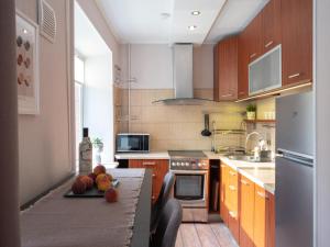 500m to the Beach - 2 Room Apartment with Balcony