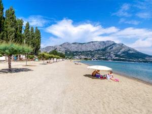Apartments Rubic Omis- 230m from sandy beach
