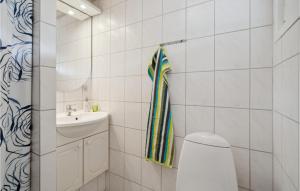 Cozy Home In Hvide Sande With Kitchen