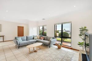 10 Rupara - Linen Included