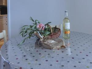 Charmante maison en pierre avec jardin, cheminée et Wifi - FR-1-616-239