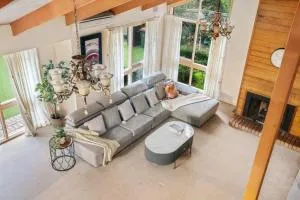 Stylish Retreat Family House 5BRM Wheelers Hill - 维勒希尔