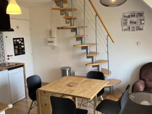 Accès direct plage, T3 mezzanine, 4 pers, balcon, parking, proche thalasso à Cabourg - FR-1-487-357