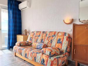 Studio cabine 4 pers, climatisé, parking, plage à pied - Le Lavandou - FR-1-251-509