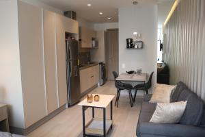 Silver Studio Pool Comfy Garage CheckinEC