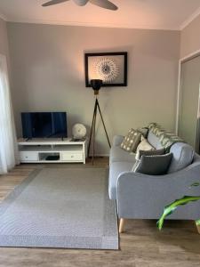 Beach Cottage Coolum Beach with Spa and Fire Table