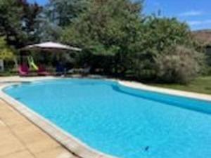 Charmant logement avec piscine et table dhôtes, proche de Solesmes et de labbaye. - FR-1-410-407