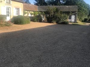 Charmantes chambres avec piscine près de labbaye de Solesmes - FR-1-410-403