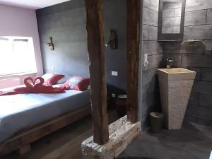 Maisons d'hotes Guestroom Lucay-le-Male, 1 piece, 2 personnes - FR-1-591-528 : photos des chambres