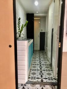 Budget Transient Capsule Room Makati near Ayala and Buendia