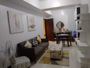 Large studio with pool