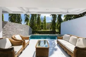 4 bedrooms & bathroom for up to 12 guests 7kms to Patong beach at The Fairways golf villas - Ban Ket Ho