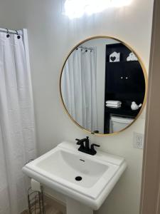 Modern 2 Bedroom Apartment