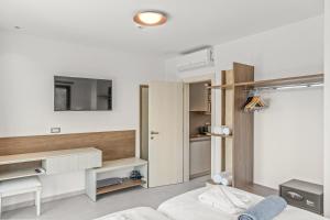 KOUROS STONE SUITES