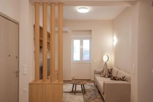 The Downtown Oasis [4 To Panormou Metro Station]