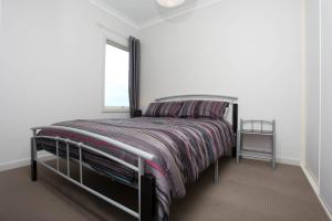 13 Elliot Ave - Pets Negotiable - BYO Linen