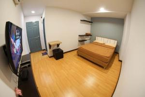 Inn Trog And Inn Soi