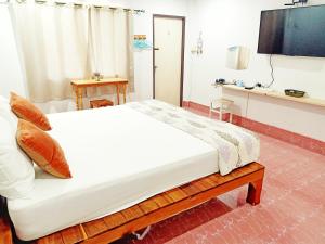 whole house for 5 guests 3 beds