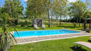 Maisons de vacances Charmant gite piscine privee chauffee climatise aux portes du Perigord entre Villereal et Monpazier : Maison 2 Chambres