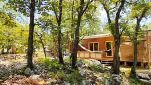 Campings Camping Rives du Lac de Sainte Croix : photos des chambres