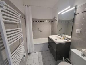 Appartements APPT CENTRE VILLE PISCINE : photos des chambres