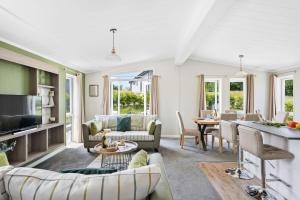 Rose Lodge, 21 Roadford Lake Lodges