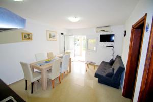 Apartment Pineta in village Valbandon