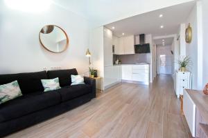 Amazing Maisonette with a Sea View and a Pool Access