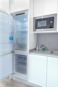 Amazing Maisonette with a Sea View and a Pool Access