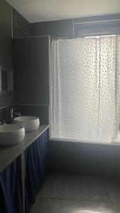 Maisons de vacances Maison tout confort Centre ville - Tramway direct Circuit 24H du Mans a 200m - Parking Gratuit : photos des chambres