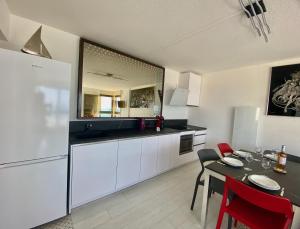 Appartements Le Mousse, P2 cosy avec une magnifique vue mer, parking : photos des chambres