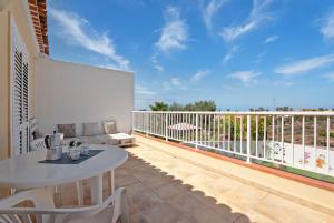 Apto Costa del Silencio con Piscina y WiFi