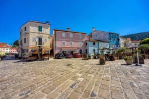 Astra 2 Veli Lošinj Harbour View - Happy Rentals