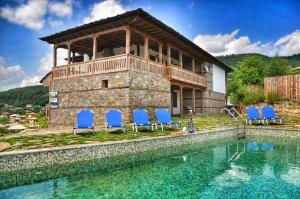 Панорама хаус Лещен и еко къщи Дървена и Землянка