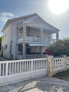 Apartments Nada near the sandy beach - by TA Leut Agency