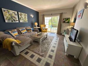 Casa Buccaneer, 2 Bedroom Garden Apartment in Praia da Luz