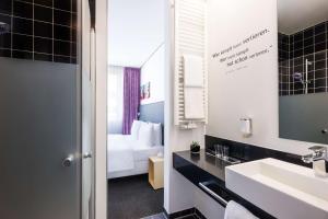 Twin Room - Disability Access room in Lindner Hotel & Sports Academy