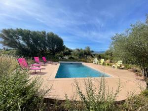 Maisons de vacances Calenzana Cinque - Appt avec piscine partagee : photos des chambres