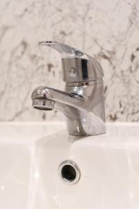 Morden house close to City centre & The Peaks