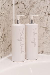 Morden house close to City centre & The Peaks