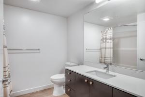 Central District 1br w gym bbq nr downtown SEA-550