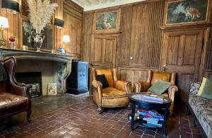 Hotels Les Glycines Vezelay : photos des chambres