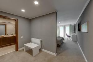 Deluxe Double Room with Balcony room in Hotel Roberto Slanic Prahova