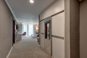 Apartment with Terrace room in Hotel Roberto Slanic Prahova
