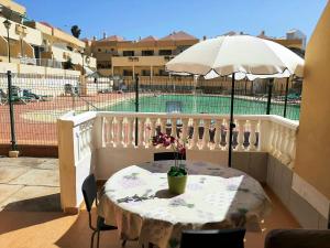 Comfortable apartment next to the pools